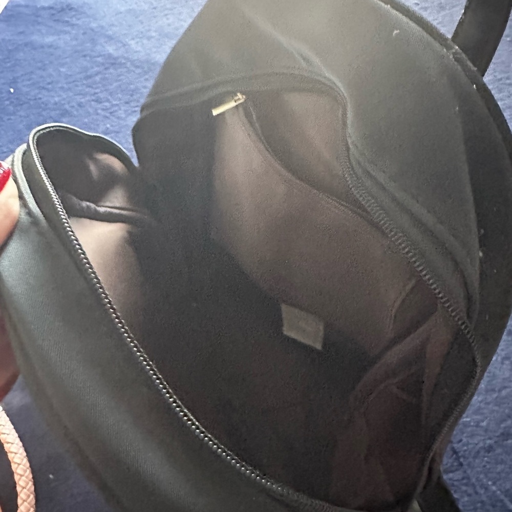 Black medium backpack - Picture 2 of 3